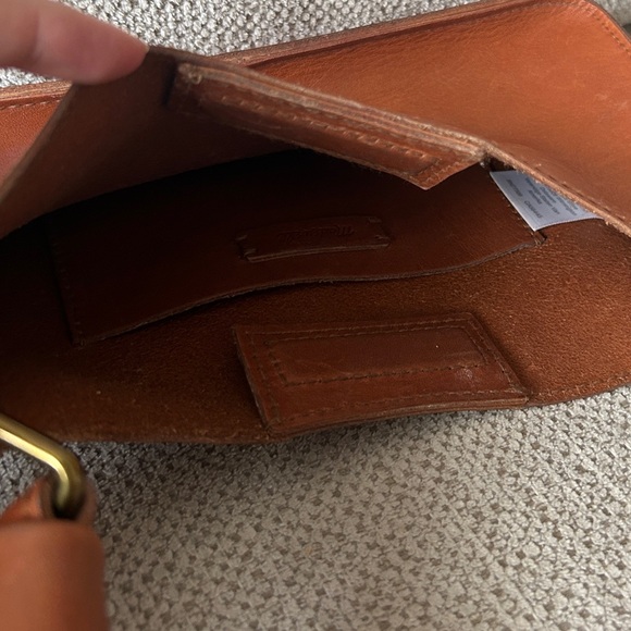 The Sydney Shoulder Bag - Picture 4 of 4